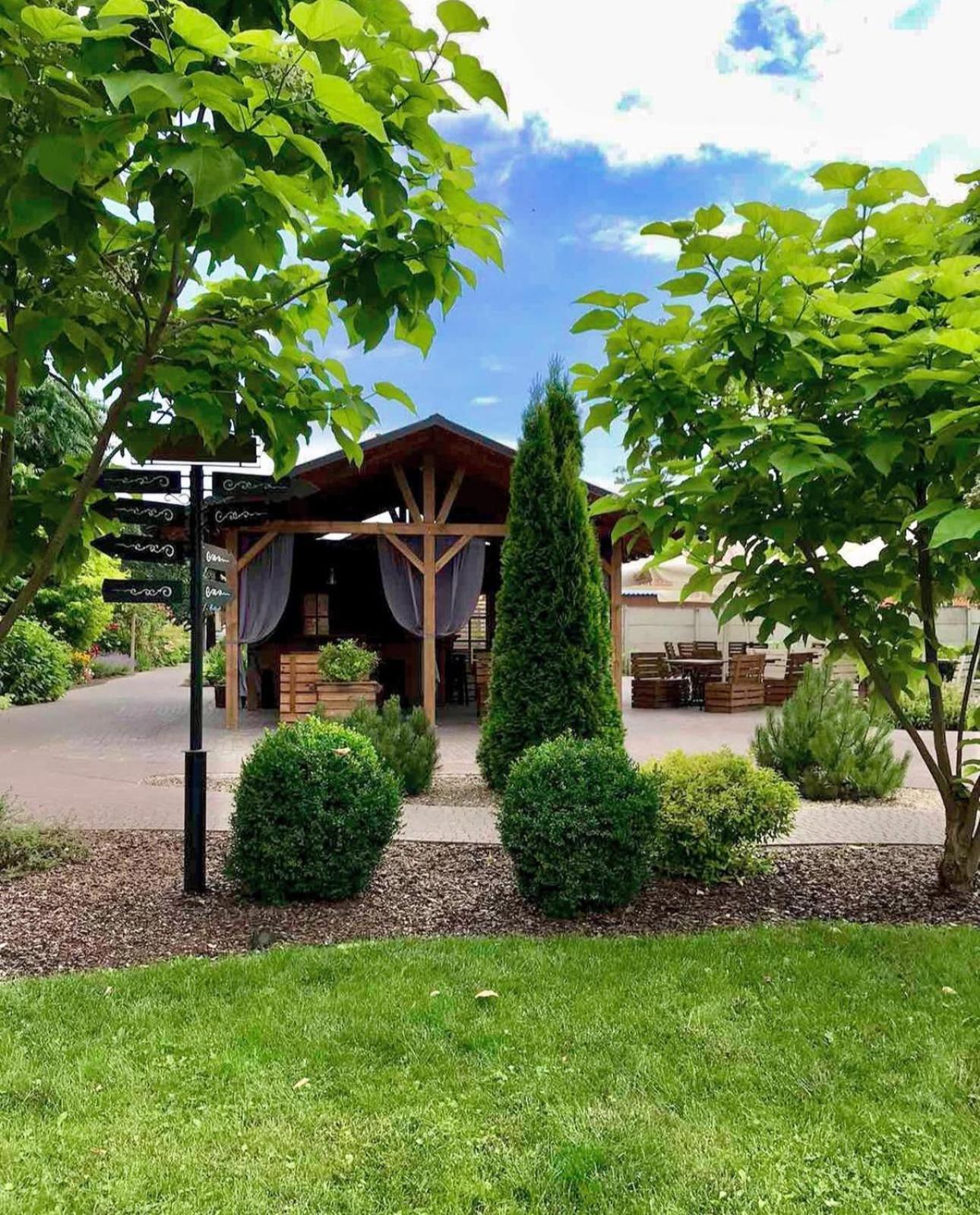 Hotel Bannyi Dvir Uzyn Εξωτερικό φωτογραφία